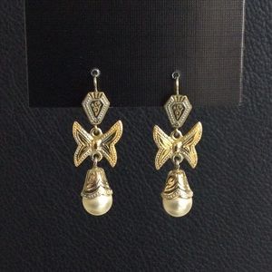 Elegant Vintage Spanish Pearl Earrings